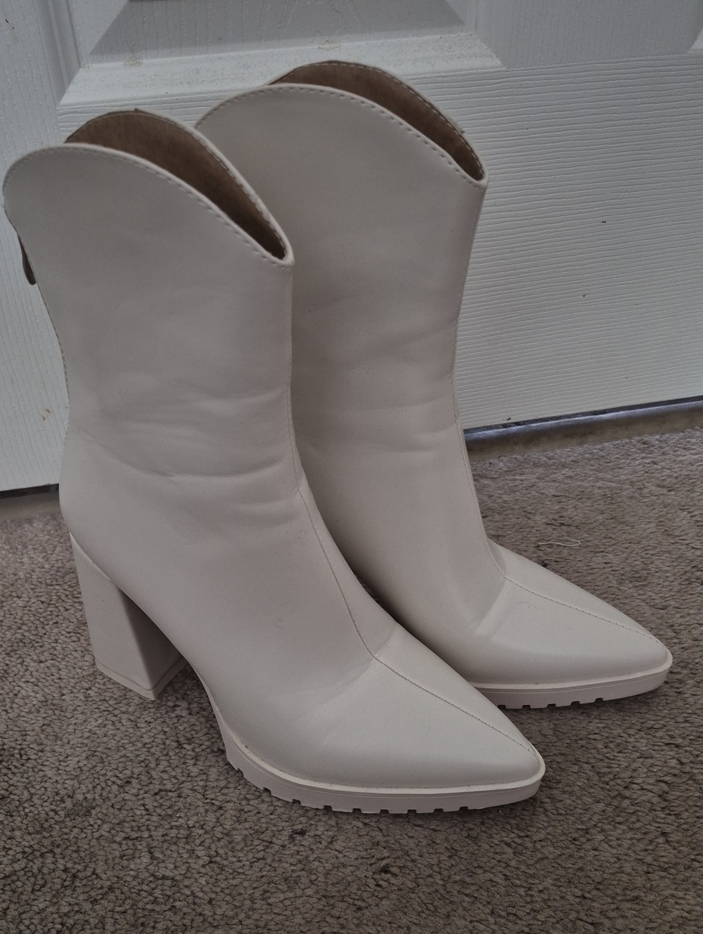 Women's Cream Pointed-Toe Block Heel Boot